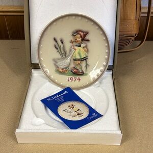 💃💃HP💃💃 MI Hummel 1974 Plate with Girl and Goose Mint Condition